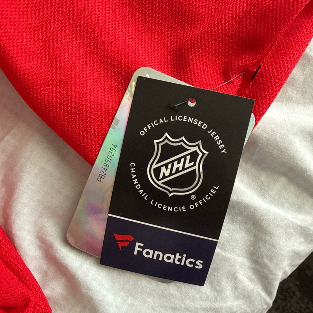 Chicago Blackhawks Red Hockey Jersey - Picture 7 of 8